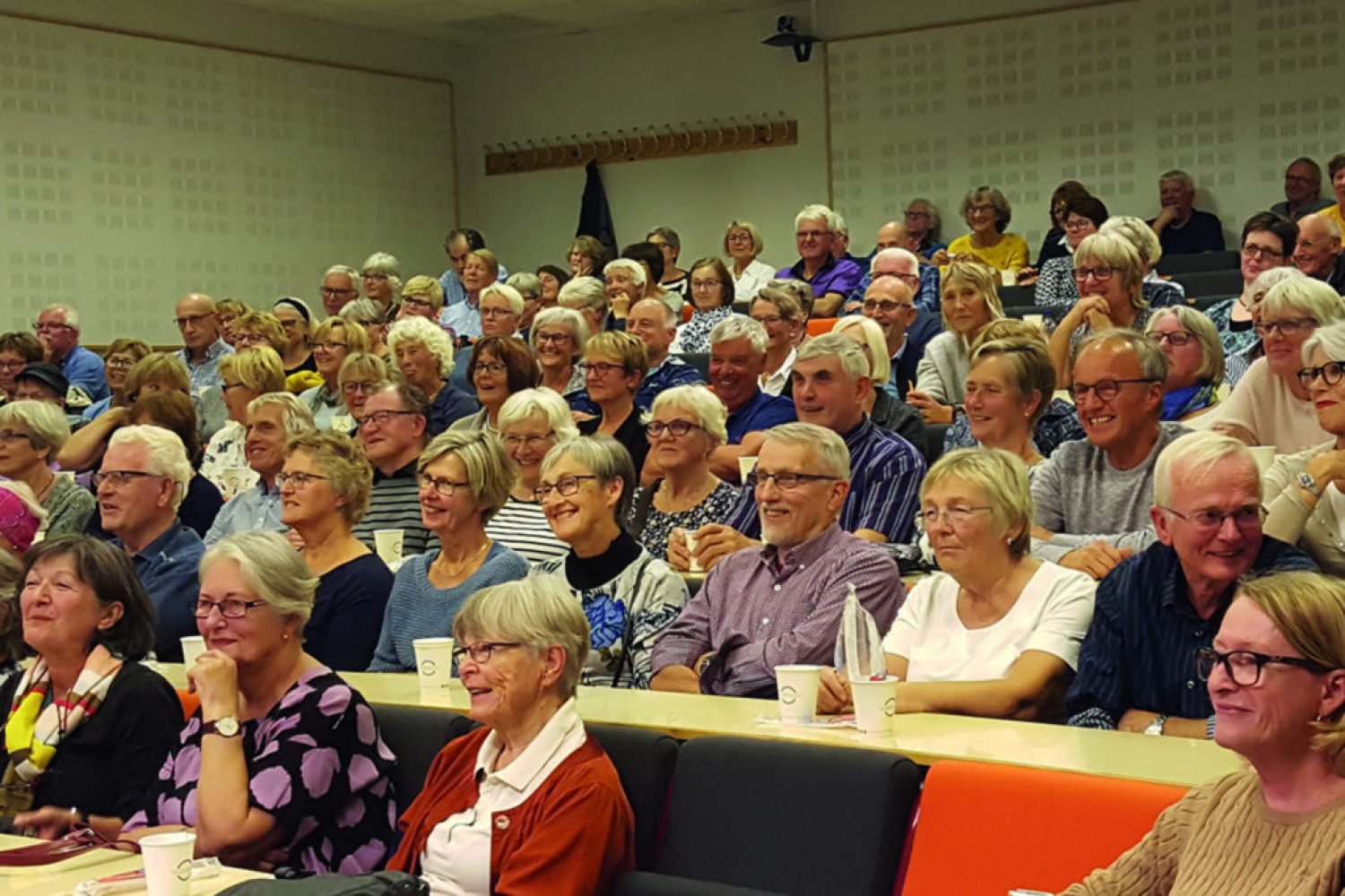 Namdal Seniorforum ønsker å spre kunnskap, opplevelse og refleksjon. Her fra et av foredragene de har holdt. Foto: Namdal Seniorforum.
