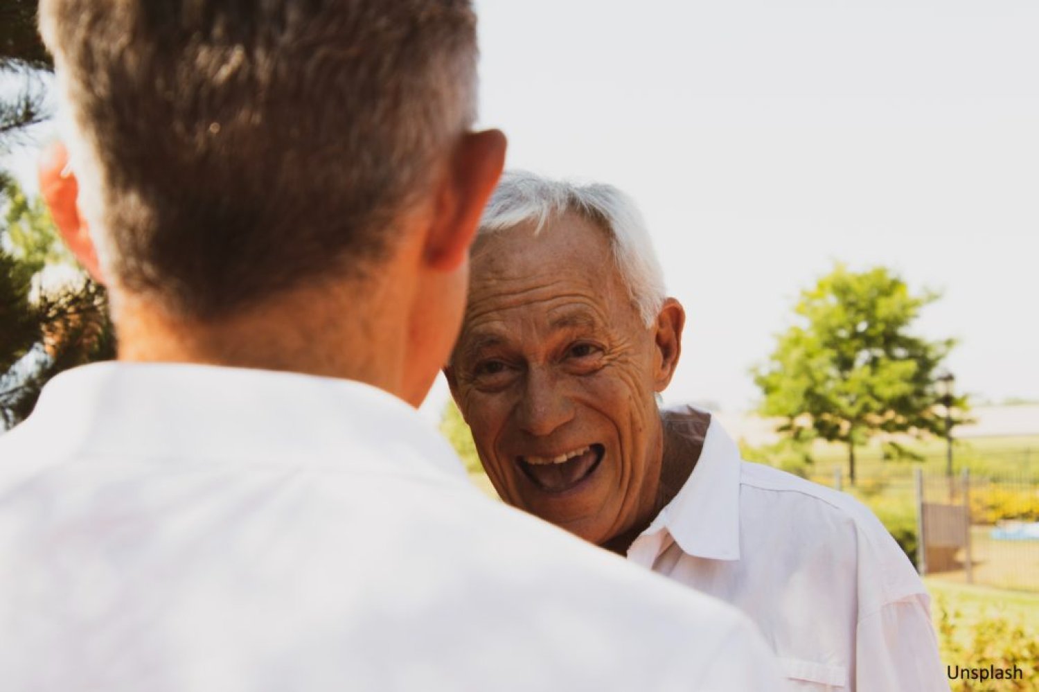 Mange eldre har glede av digitaliseringen, men det er et faktum at det også er de eldre som i størst grad blir ekskludert fra det digitale samfunnet. Foto: Unsplash  