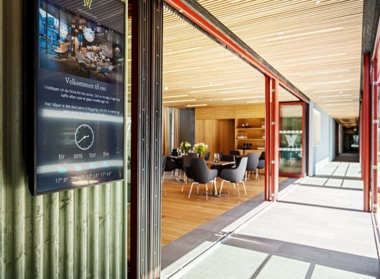 gang inn til stue med sittegruppe